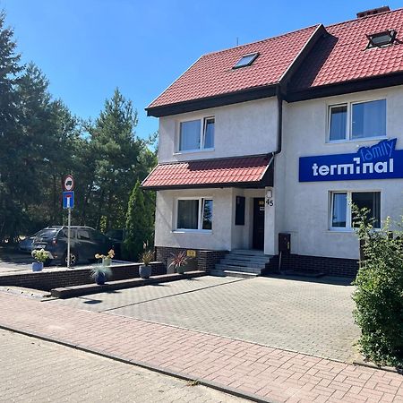 Terminal Family Airport Hostel Poznan Bagian luar foto