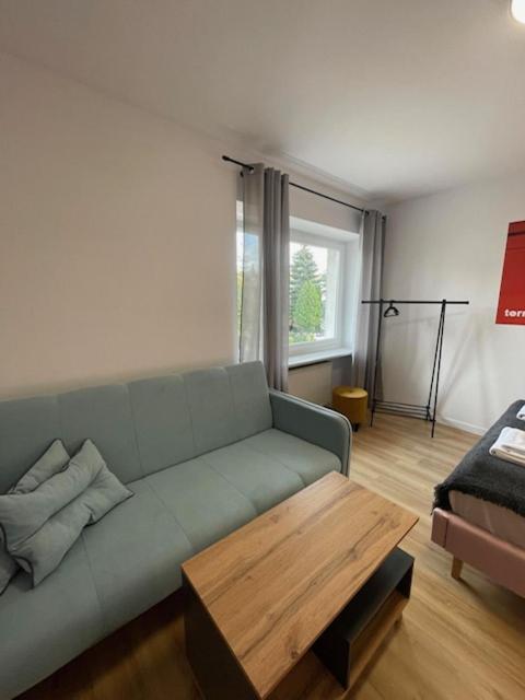 Terminal Family Airport Hostel Poznan Bagian luar foto